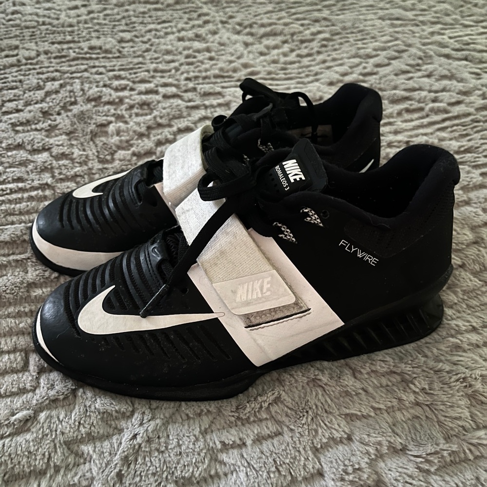 Women’s Nike Romaleos Weightlifting Shoes Size 6